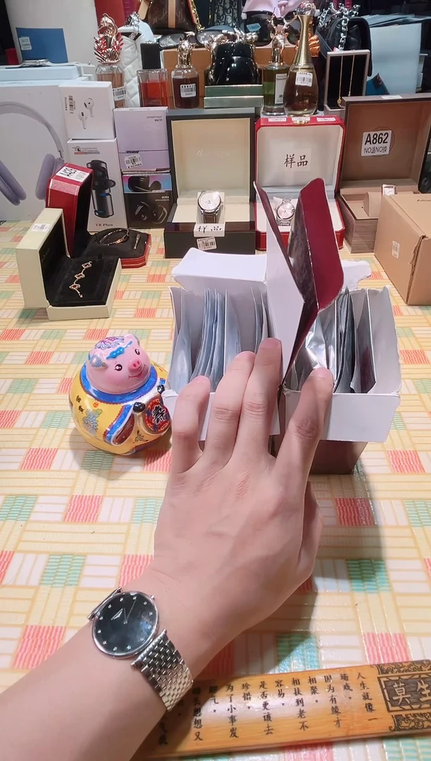 瓷片瓷器 库房到期 全部地板价@@1