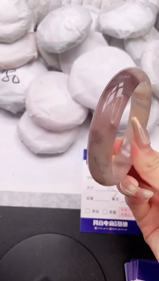 【闪购商品】石英质玉手镯未镶嵌3K378-63