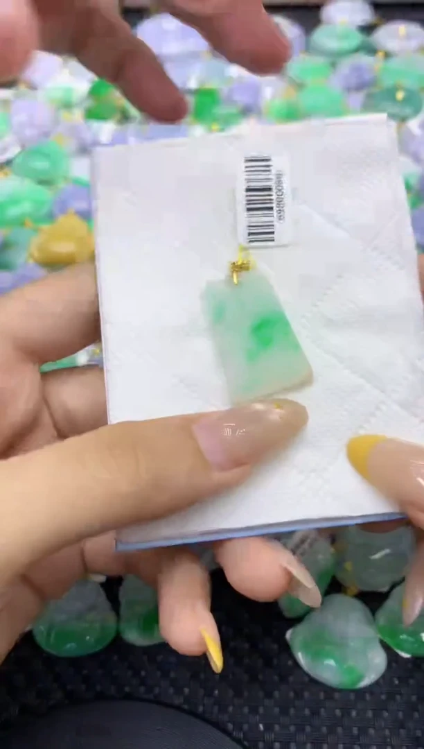 颈饰未镶嵌翡翠天然缅甸翡翠A货