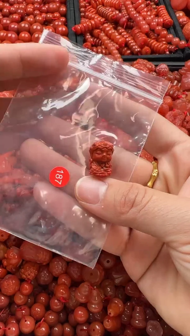 【闪购商品】南红玛瑙颈饰未镶嵌1