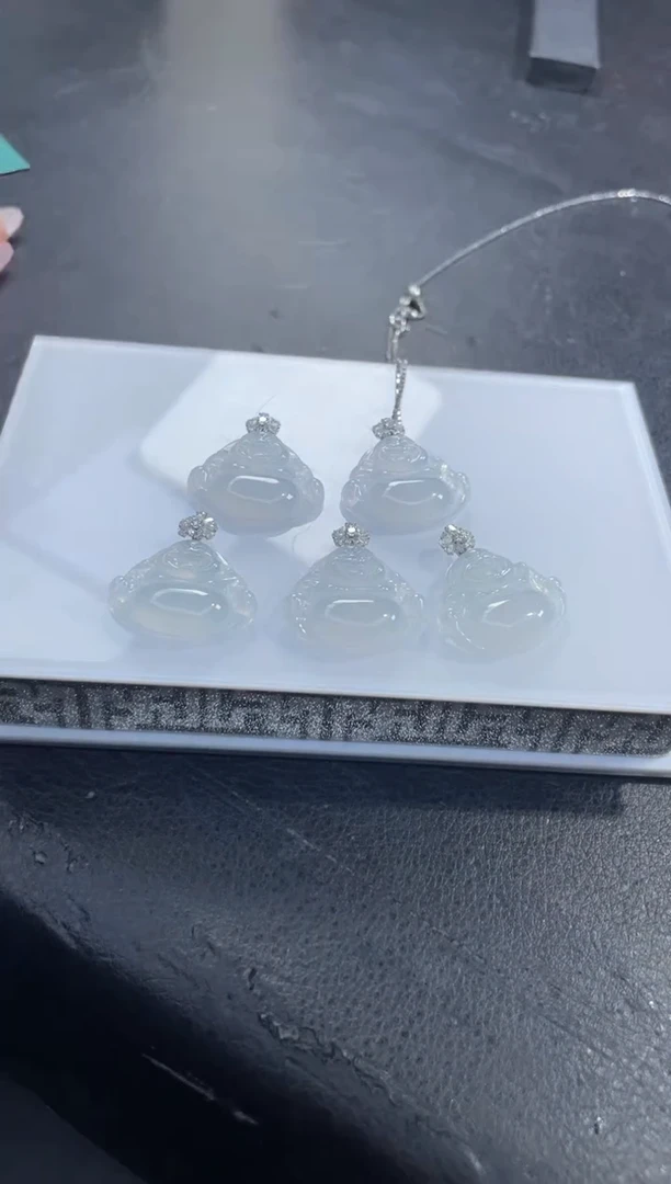 18K金镶嵌挂件翡翠FL102117/多样性发一件