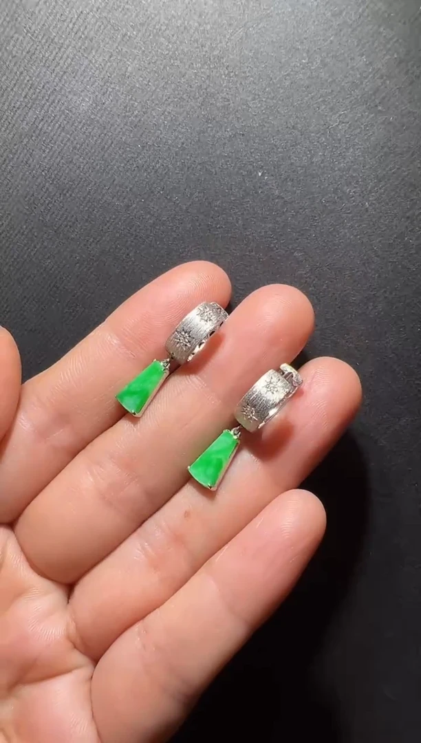 银S925镶嵌翡翠耳饰翡翠无事牌耳扣