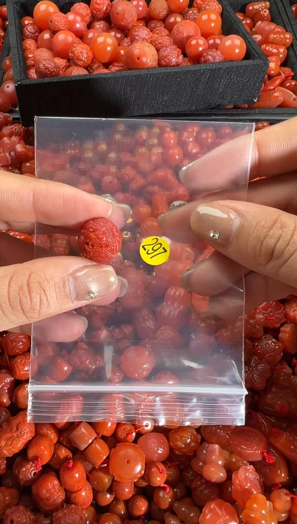 【闪购商品】南红玛瑙颈饰未镶嵌1