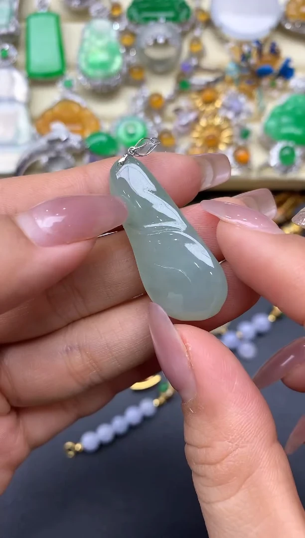 颈饰18K金镶嵌翡翠170-中国好珍宝