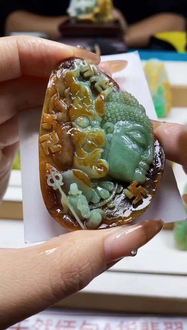 颈饰未镶嵌翡翠1