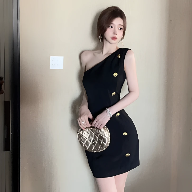 名媛单肩金属扣设计感包臀裙御姐性感收腰显瘦内搭打底礼服连衣裙