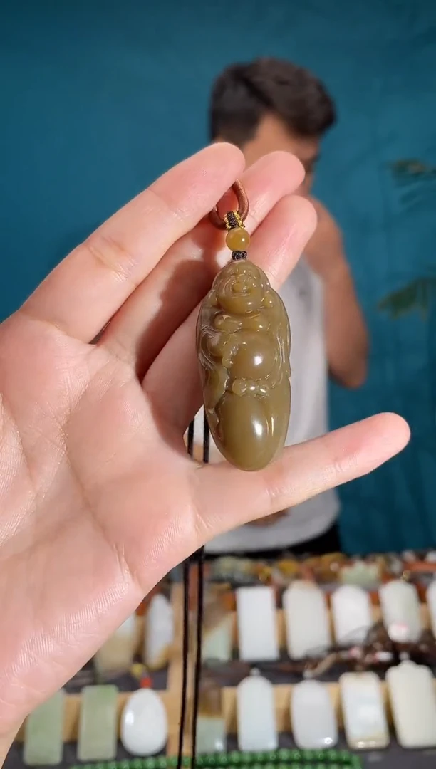 颈饰未镶嵌和田玉1