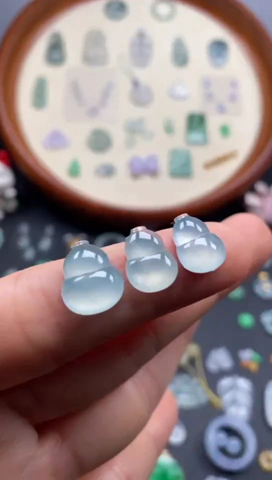 翡翠未镶嵌颈饰冰葫芦3颗/芬