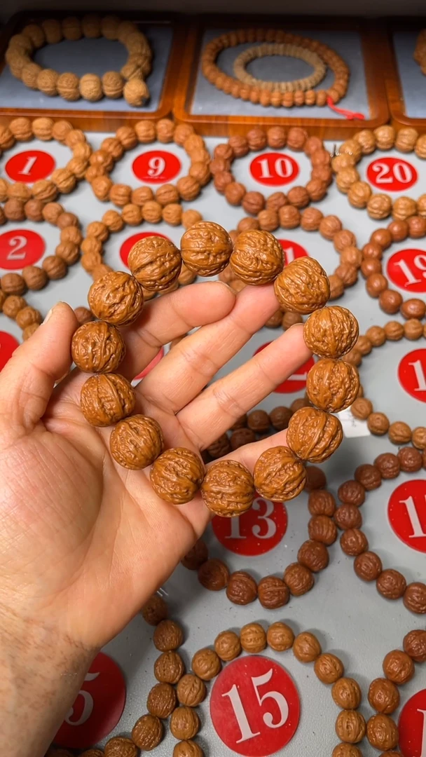 文玩核桃手串圆润肉麒麟20mm