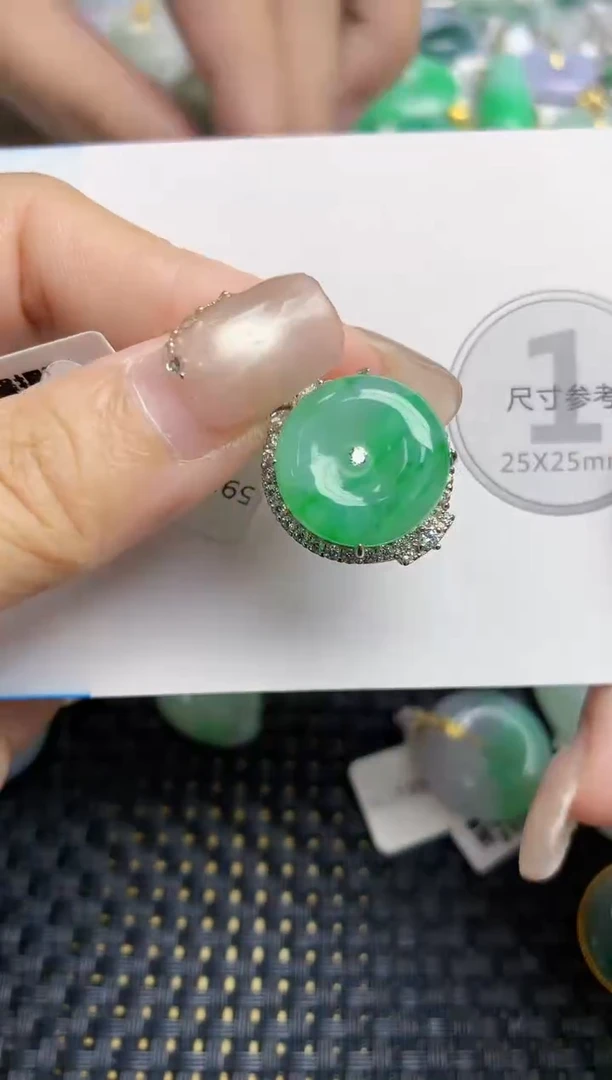 颈饰未镶嵌翡翠天然缅甸A货翡翠百元以上9元证书费自理