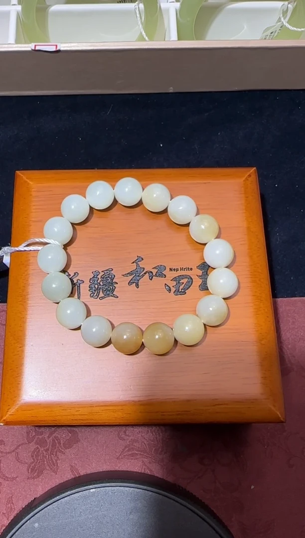 未镶嵌手串和田玉且末糖白微色差卡12圆珠手串