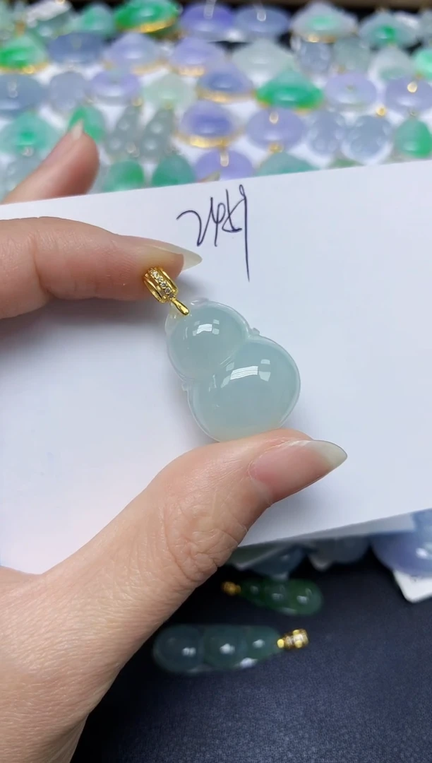 翡翠未镶嵌颈饰 天然缅甸翡翠A货