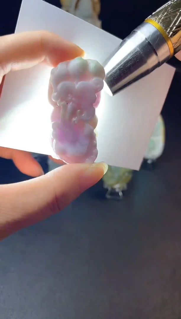 颈饰未镶嵌翡翠贝*翡翠毛货