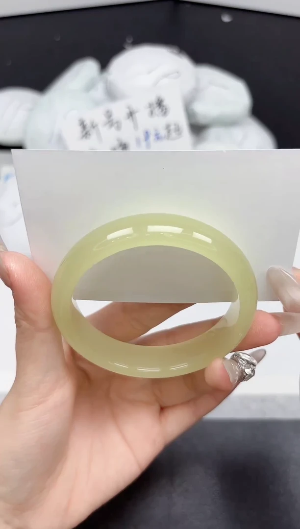 未镶嵌手镯石英质玉173-57