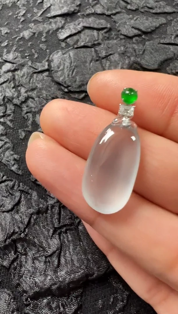 吊坠(不含链)18K金镶嵌翡翠高冰玻璃种福瓜吊坠