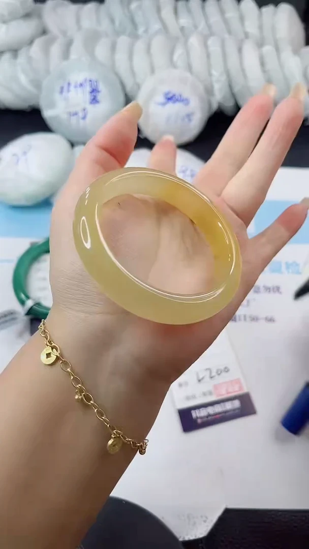 未镶嵌手镯石英质玉多样性发货L200