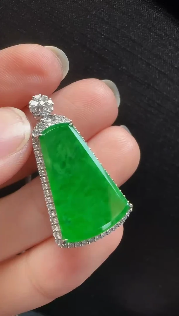 【闪购商品】翡翠颈饰18K金镶嵌535无事牌一个