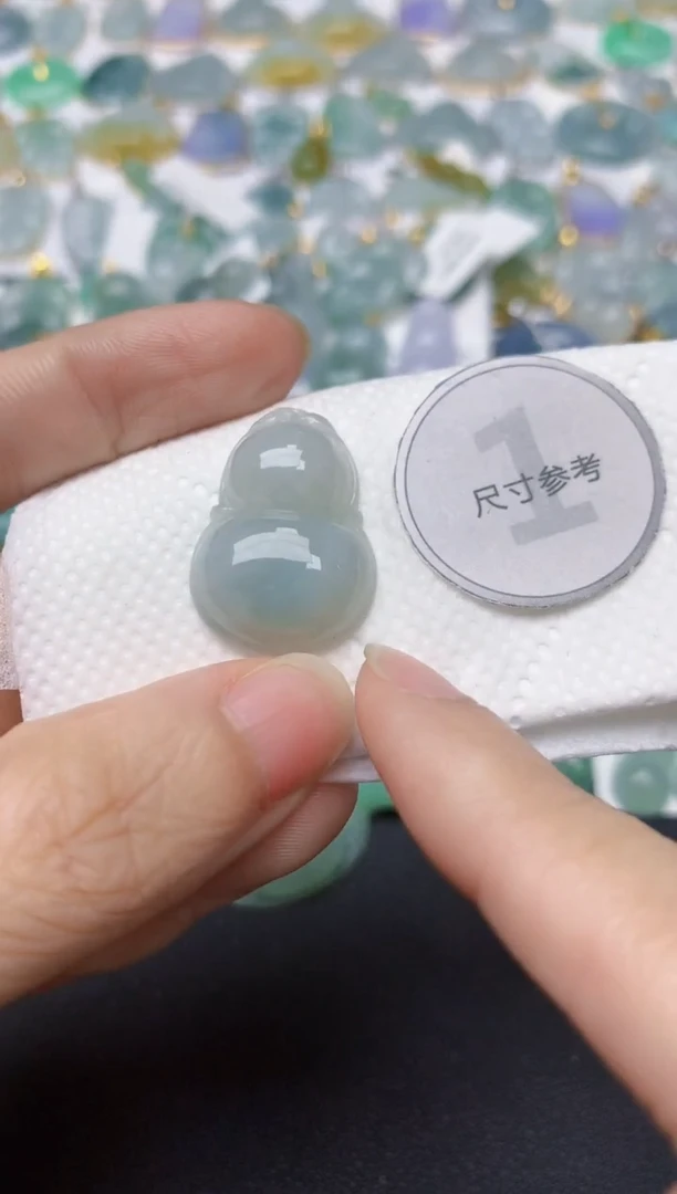 翡翠未镶嵌颈饰天然缅甸A货翡翠