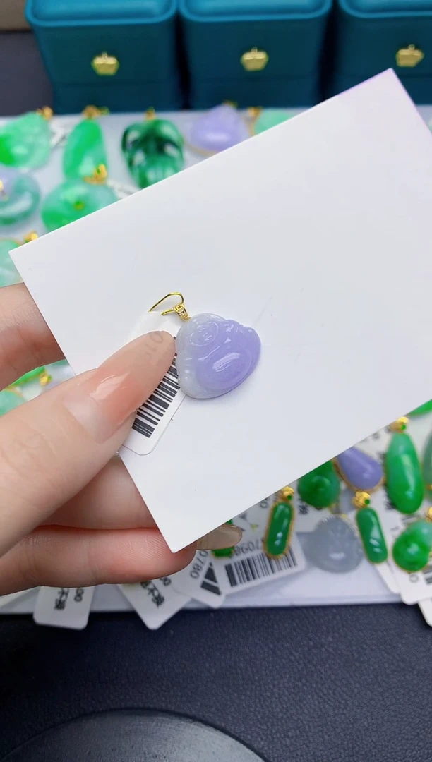 颈饰18K金镶嵌翡翠缅甸天然翡翠A货