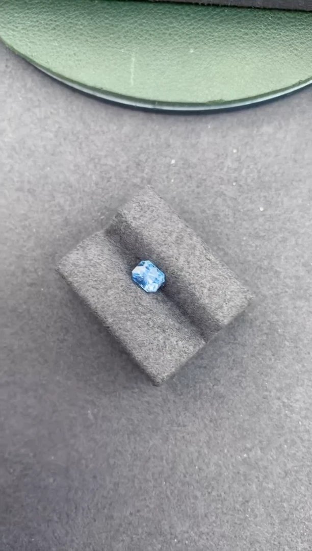 裸石蓝宝石1.03ct 无烧矢车菊