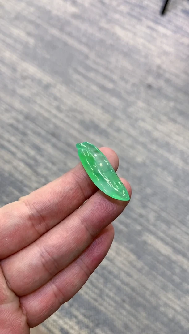 颈饰未镶嵌翡翠格****训格