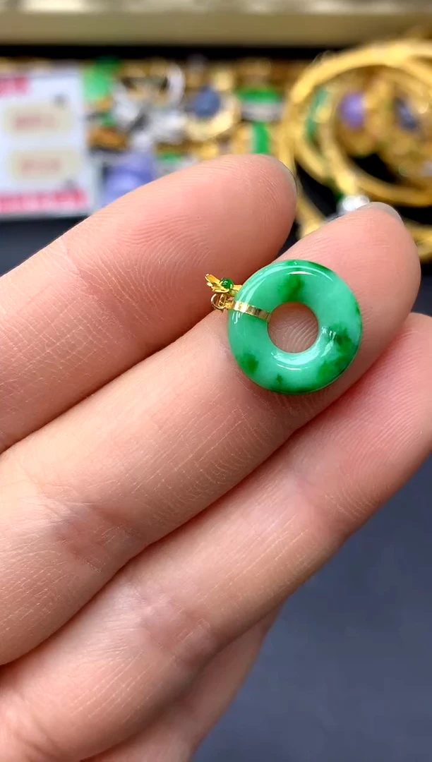 颈饰18K金镶嵌翡翠72-中国好珍宝