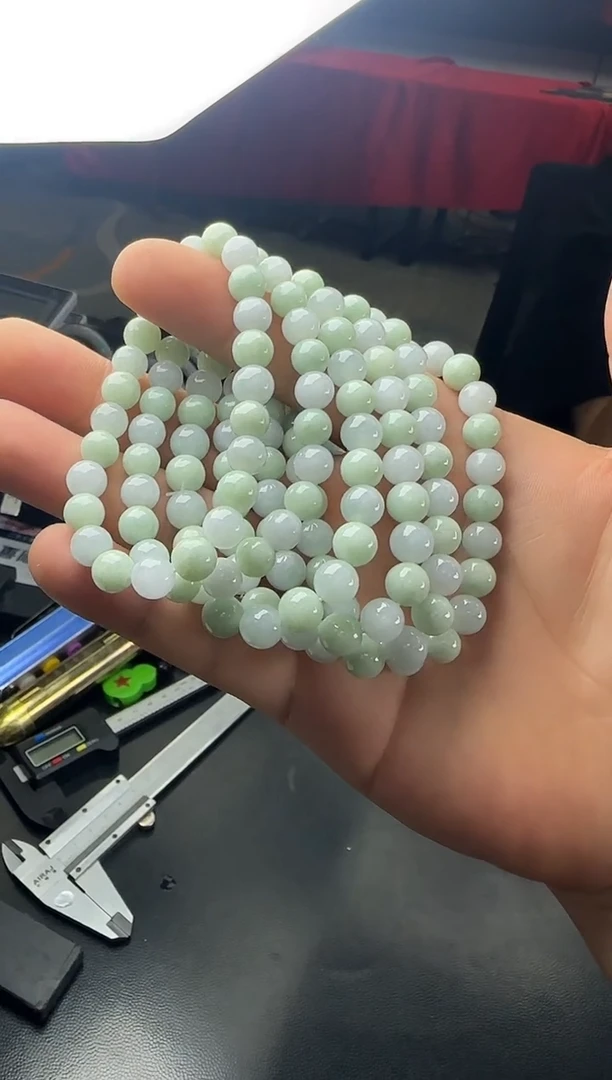 翡翠未镶嵌颈饰挂件1（多样性发货一条）