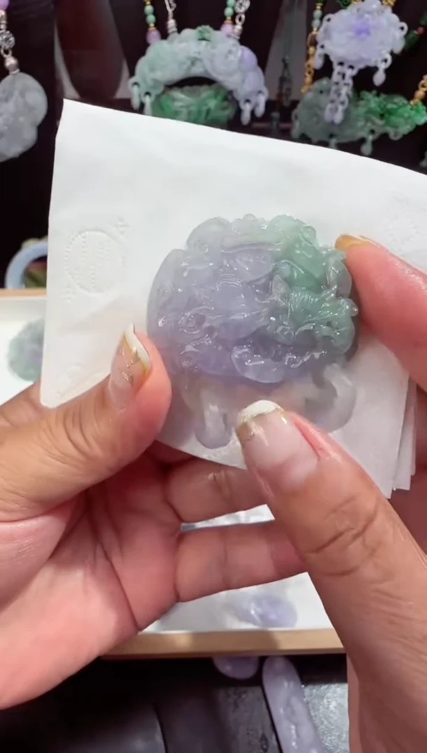 定制翡翠未镶嵌吊坠