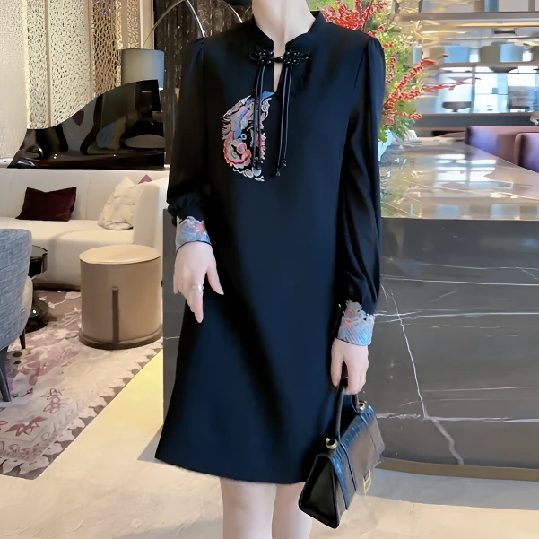 新中式国风刺绣连衣裙女2025早春新款小个子立领盘扣显瘦裙子复古