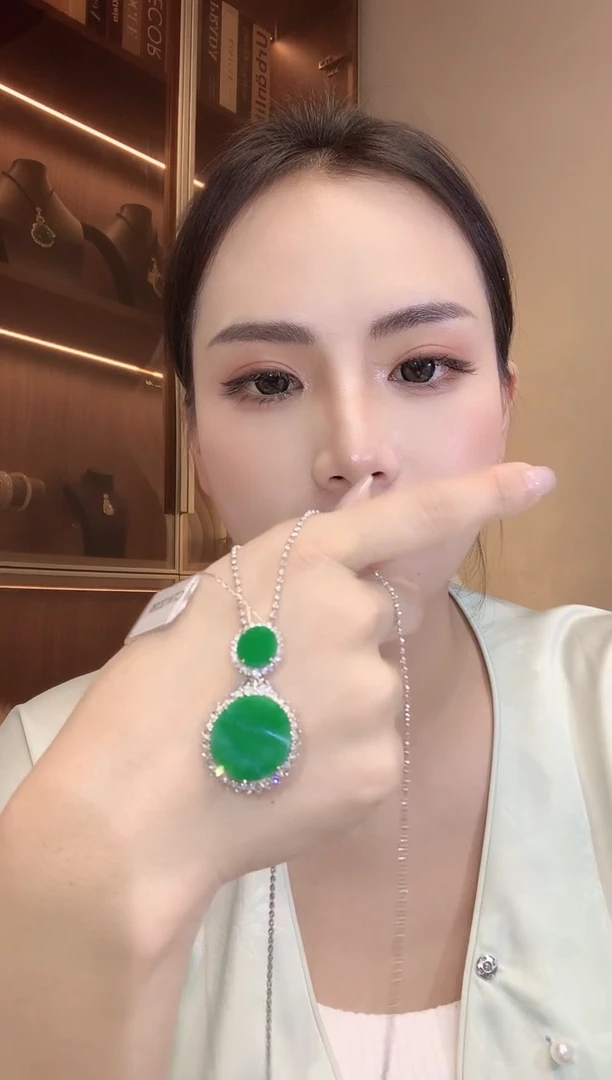 翡翠18K金镶嵌吊坠(不含链)C31