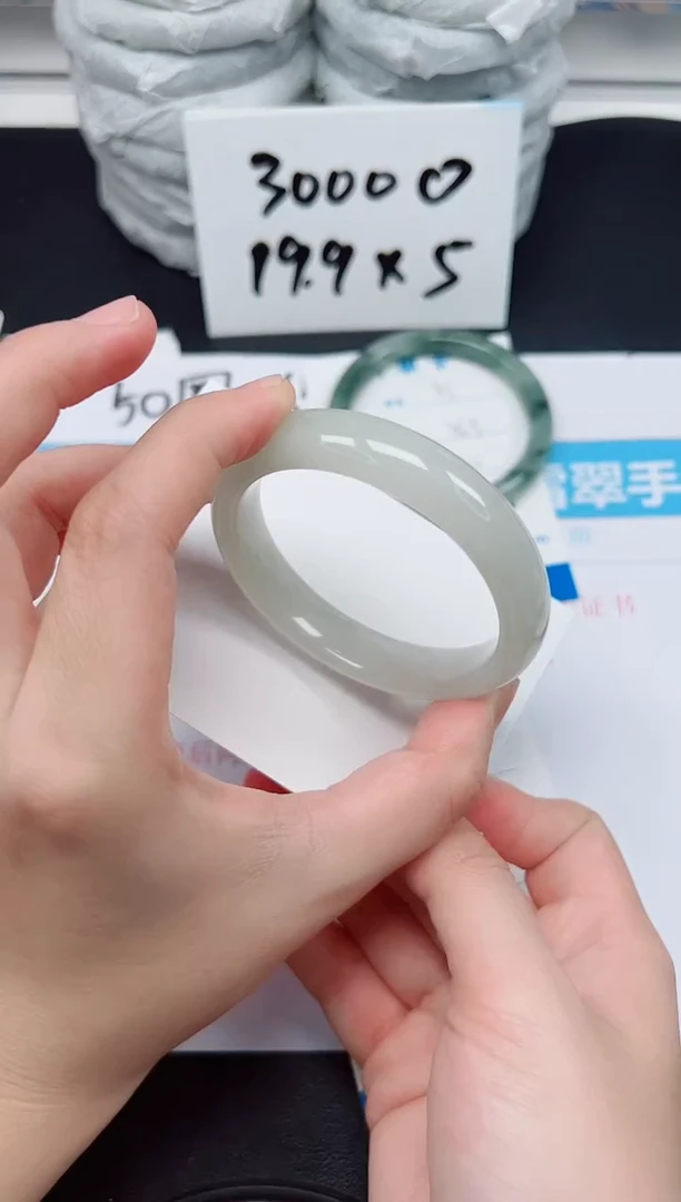 【闪购商品】石英质玉手镯未镶嵌G47-54.2