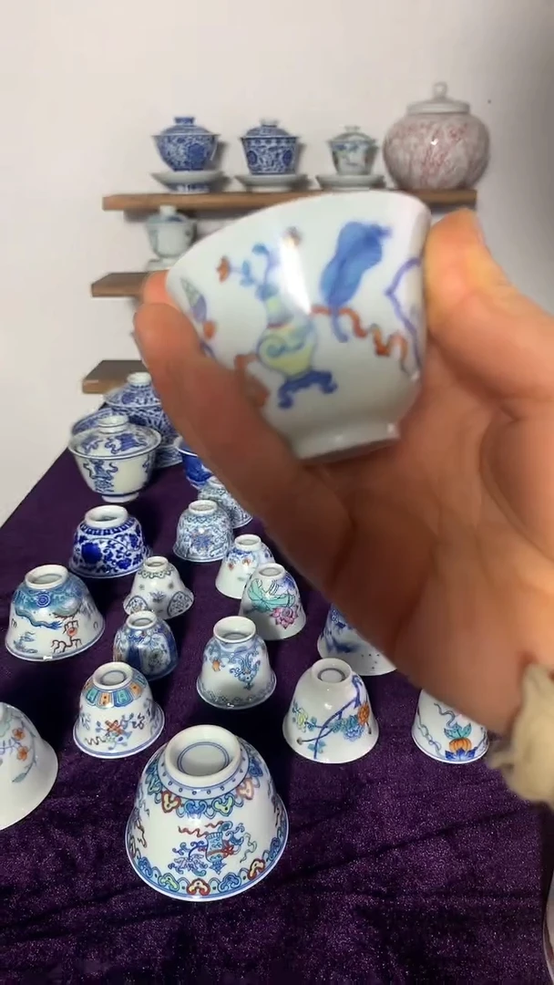 薄胎抖彩八宝叮当杯