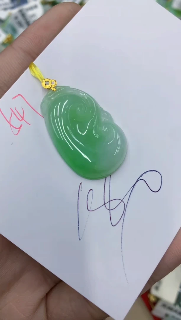 颈饰18K金镶嵌翡翠1111111111111