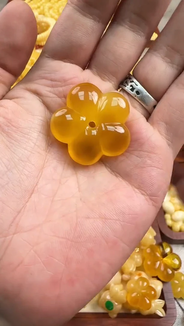 蜜蜡未镶嵌珠宝奇石特价