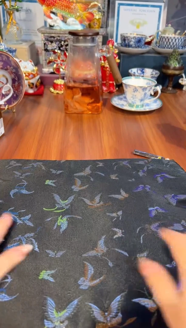 111绮梦蝶依坐垫      