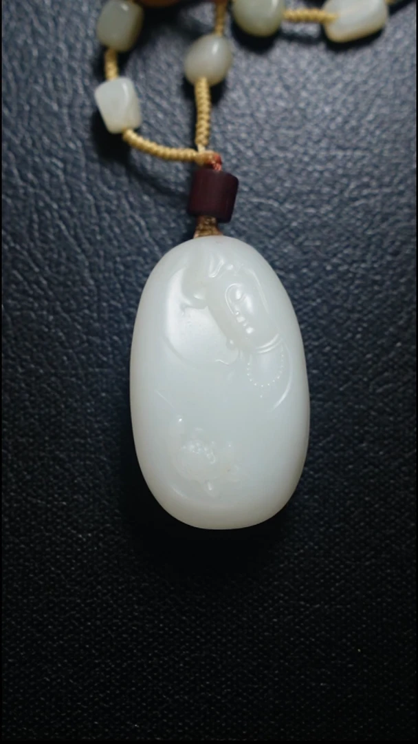 颈饰未镶嵌和田玉蒗***离观音