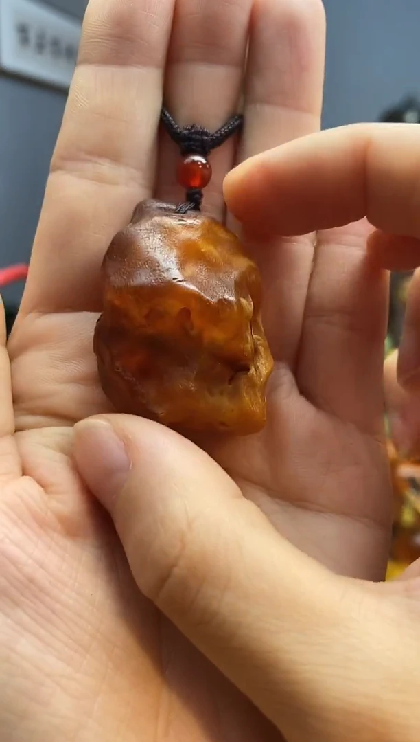 琥珀颈饰未镶嵌吊坠