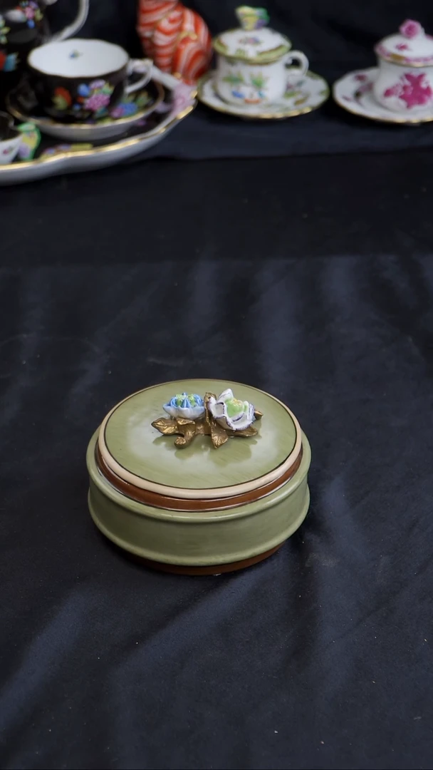 骨瓷婷婷中古器物如图所示136