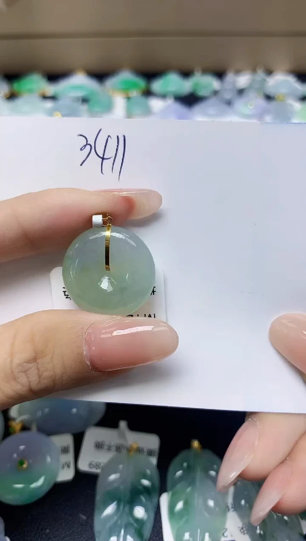 翡翠18K金镶嵌颈饰 天然缅甸翡翠A货