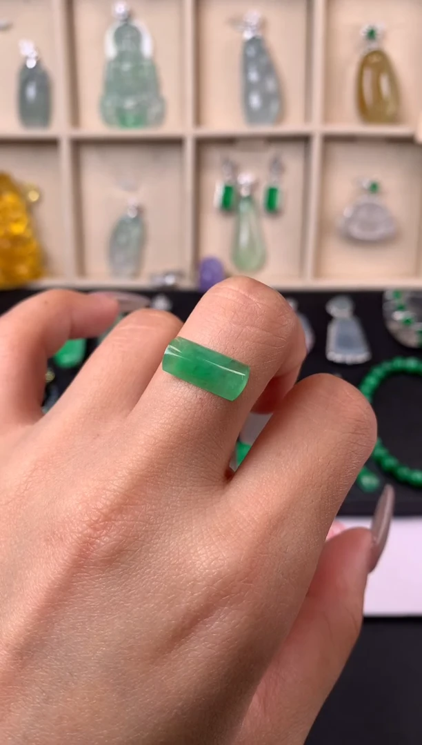 未镶嵌定制翡翠裸石（镶嵌定制）