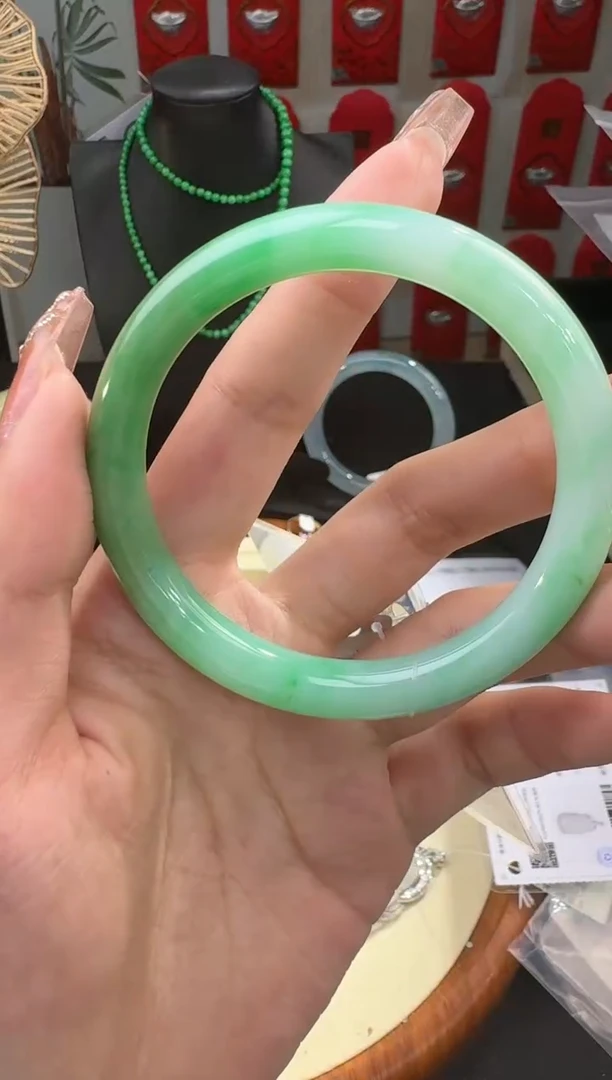 【闪购商品】翡翠手镯未镶嵌手镯