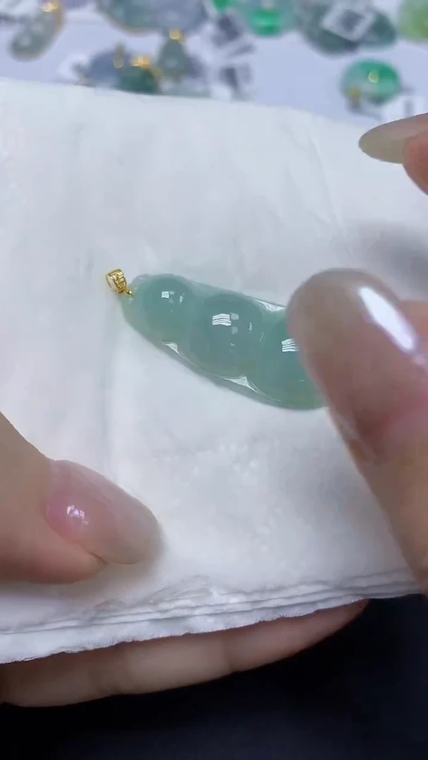 翡翠18K金镶嵌颈饰天然缅甸翡翠A货