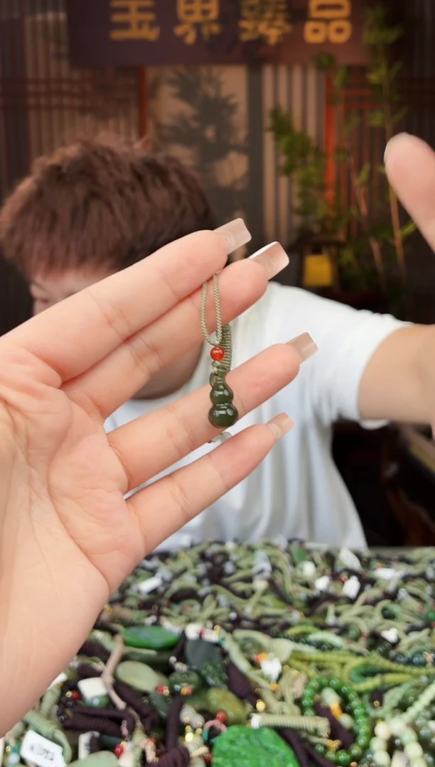 和田玉未镶嵌颈饰拍一发一