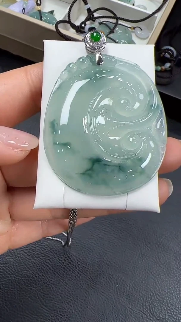 【闪购商品】翡翠挂件18K金镶嵌如意