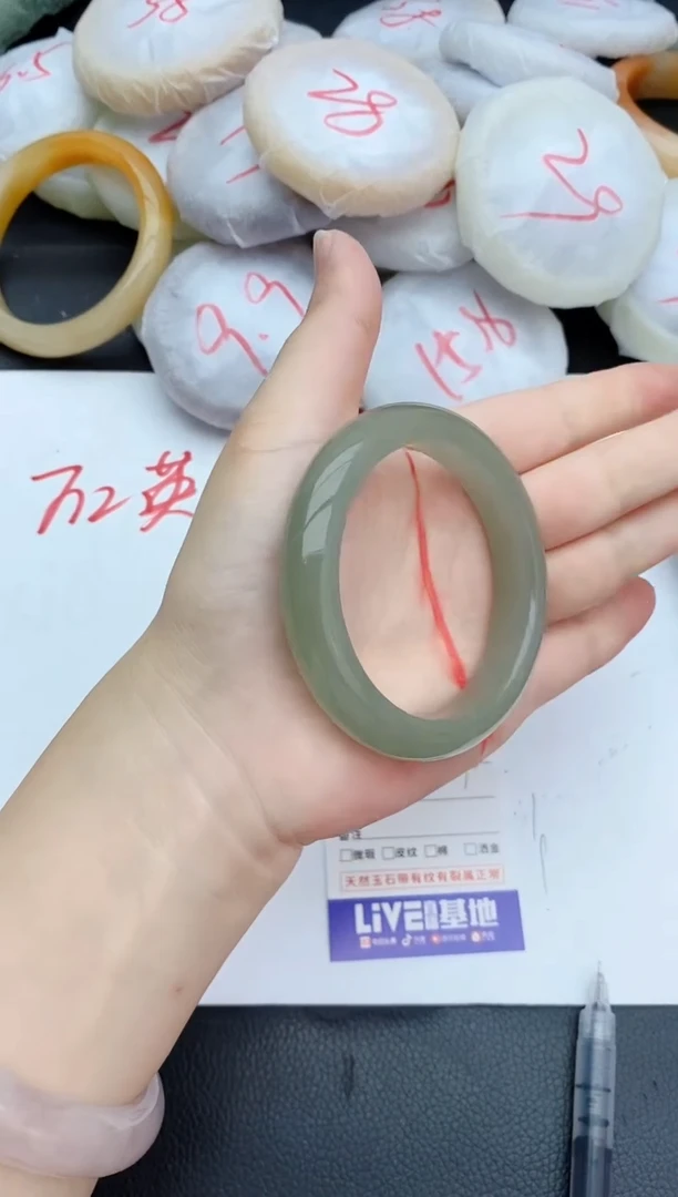 石英质玉手镯未镶嵌42+56.4