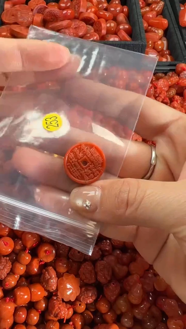 【闪购商品】南红玛瑙颈饰未镶嵌1