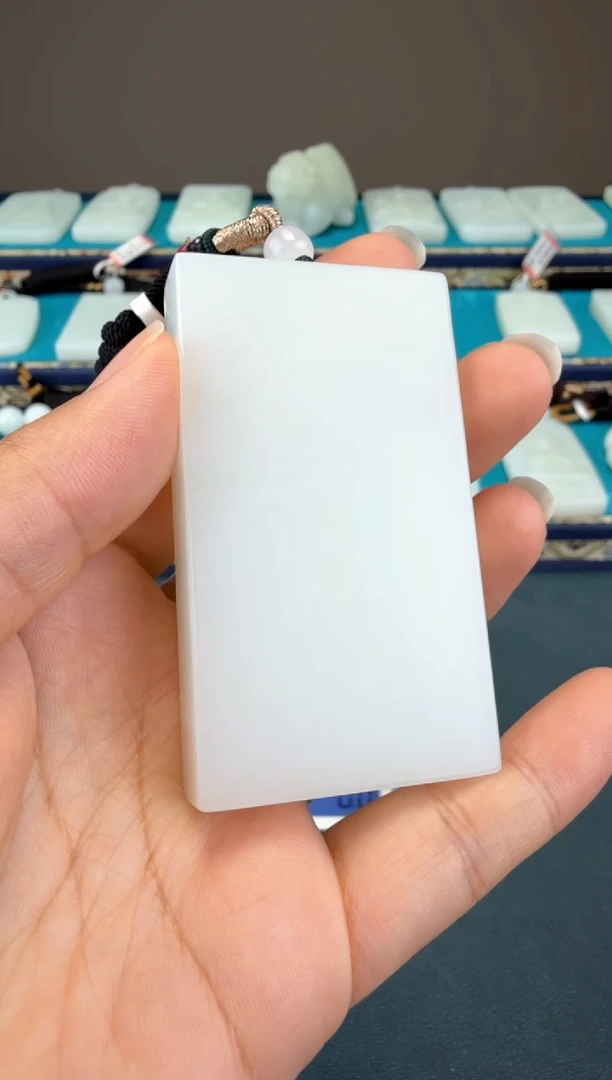 和田玉未镶嵌颈饰1