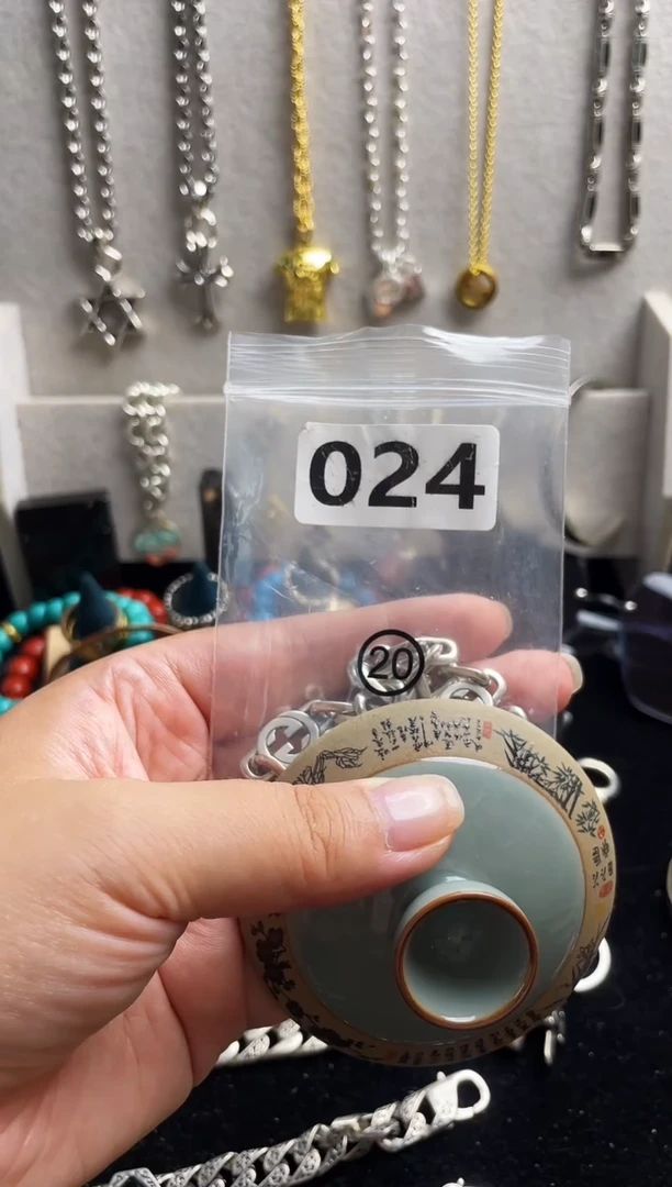 哇*哈闪购商品如图所示