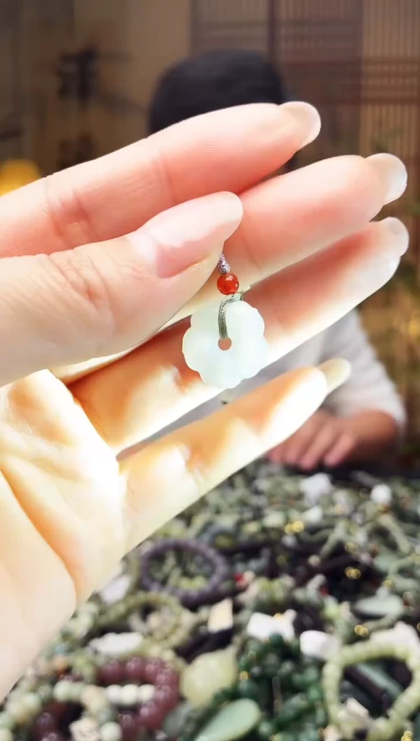 颈饰未镶嵌和田玉多样性发货，拍一发一