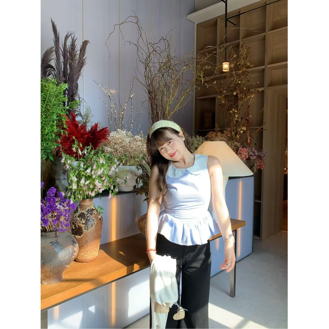 米米子“海盐奶霜”蓝色细条纹拼接白色娃娃衬衫领甜美伞摆遮肚上衣